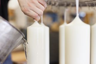 Der Ausguss von Hand ist entscheidend für einen optimalen Abbrand